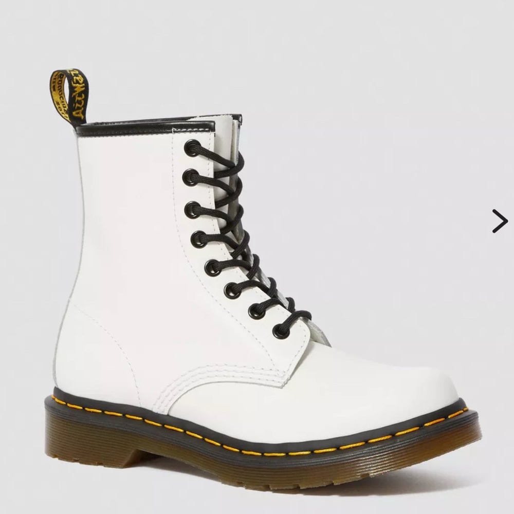 DR MARTENS 1460 WOMEN'S SMOOTH LEATHER LACE UP BOOTS SIZE 7